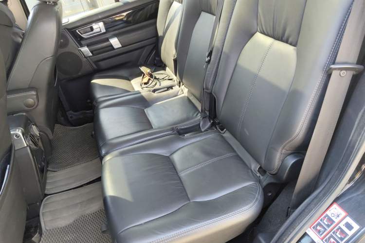 Used Land Rover Discovery  Left Rear Seat