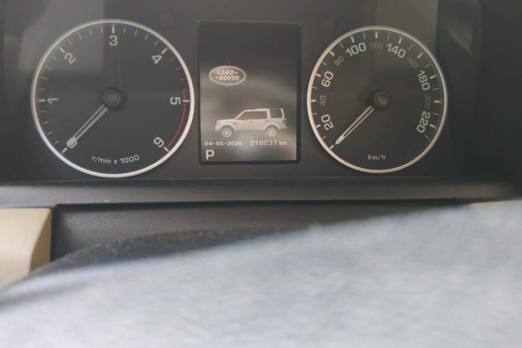 Used Land Rover Discovery 2012 3.0 SDV6 HSE Prestige Limited Edition Odometer Close Up