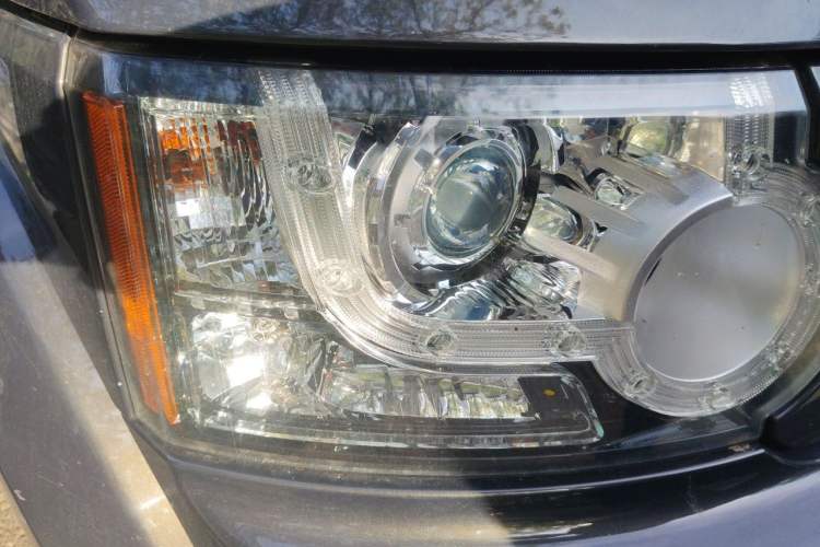 Used Land Rover Discovery 2012 3.0 SDV6 HSE Prestige Limited Edition Right Front Headlight