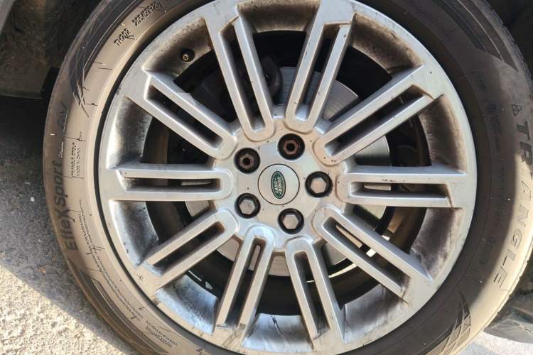 Used Land Rover Discovery 2012 3.0 SDV6 HSE Prestige Limited Edition Right Front Wheel Hub