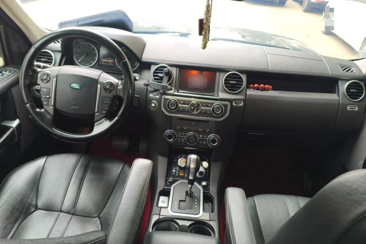 Used Land Rover Discovery 2012 5.0 V8 HSE Center Console