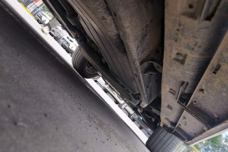 Used Land Rover Discovery 2012 3.0 SDV6 HSE Diesel Version Chassis Rear Right