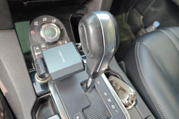Used Land Rover Discovery 2012 3.0 SDV6 HSE Diesel Version Gear Lever