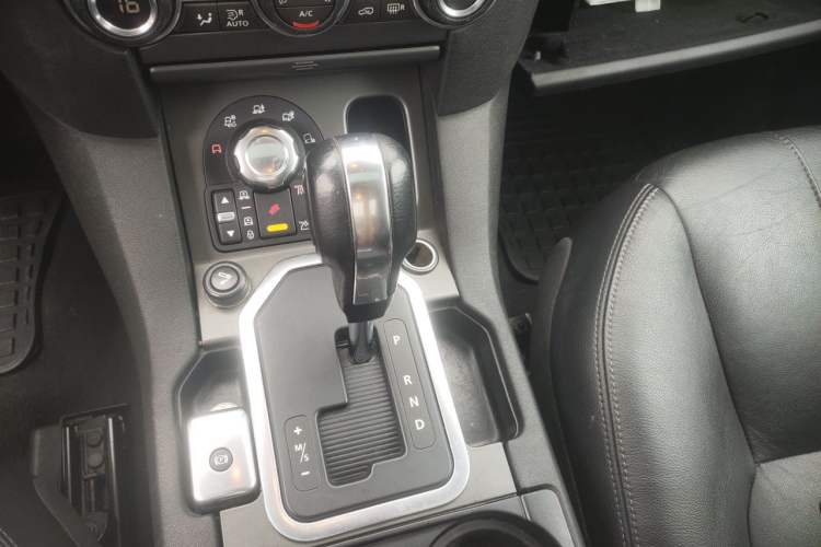 Used Land Rover Discovery 2012 5.0 V8 HSE Gear Lever