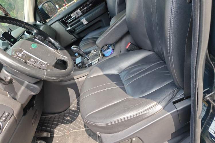Used Land Rover Discovery 2012 3.0 SDV6 HSE Diesel Version Left Front Seat