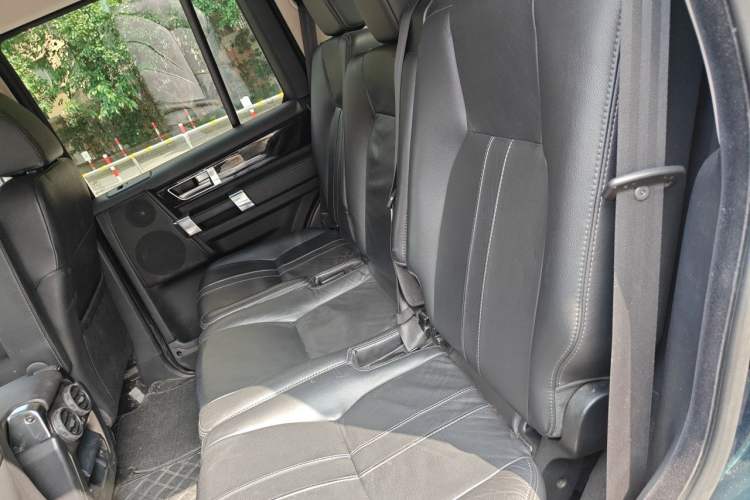 Used Land Rover Discovery 2012 3.0 SDV6 HSE Diesel Version Left Rear Seat