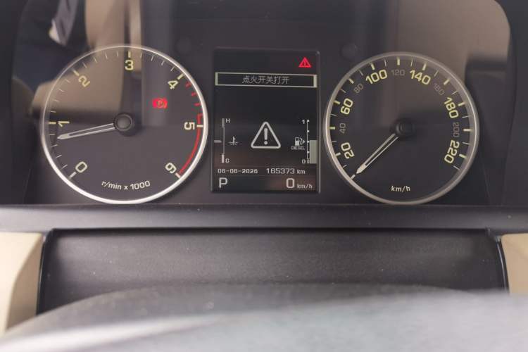 Used Land Rover Discovery 2012 3.0 SDV6 HSE Diesel Version Odometer Close Up