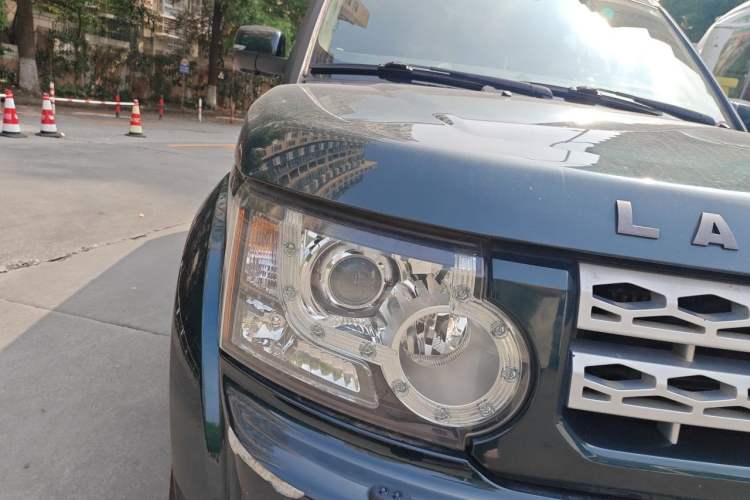 Used Land Rover Discovery 2012 3.0 SDV6 HSE Diesel Version Right Front Headlight