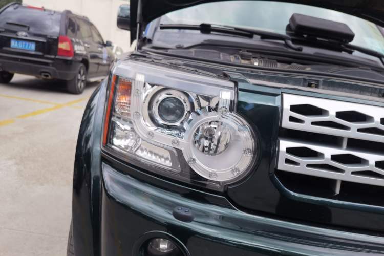 Used Land Rover Discovery 2012 3.0 SDV6 HSE Diesel Version Right Front Headlight