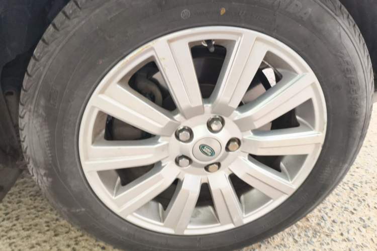 Used Land Rover Discovery 2012 5.0 V8 HSE Right Front Wheel Hub