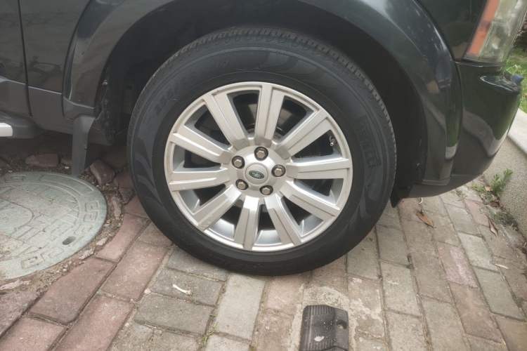 Used Land Rover Discovery 2012 5.0 V8 HSE Right Front Wheel Hub