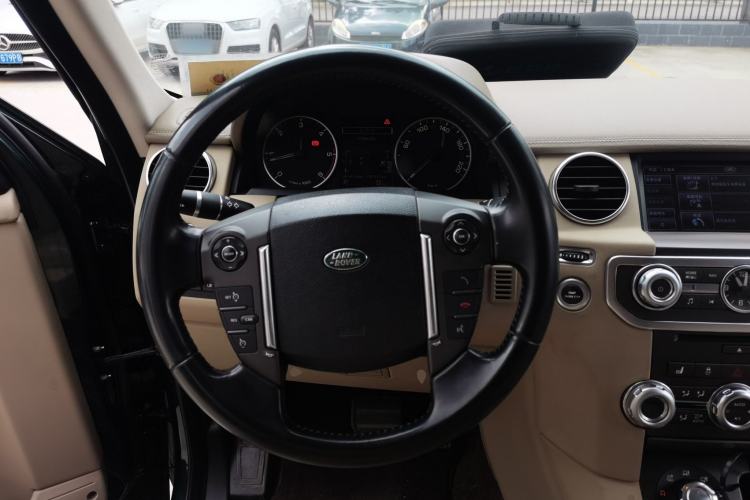 Used Land Rover Discovery 2012 3.0 SDV6 HSE Diesel Version Steering Wheel