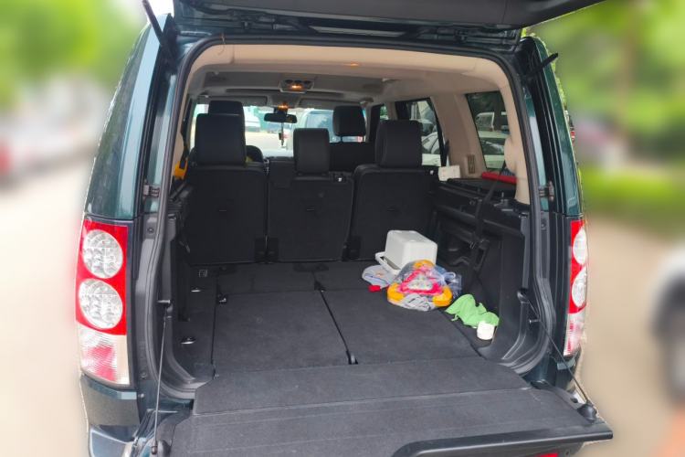 Used Land Rover Discovery 2012 5.0 V8 HSE Trunk