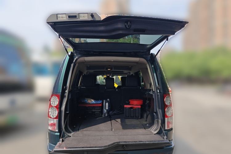 Used Land Rover Discovery 2012 3.0 SDV6 HSE Diesel Version Trunk