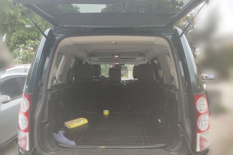 Used Land Rover Discovery 2012 5.0 V8 HSE Trunk
