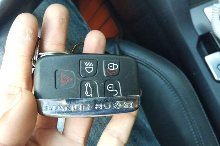Used Land Rover Discovery 2012 3.0 SDV6 HSE Diesel Version Vehicle Key