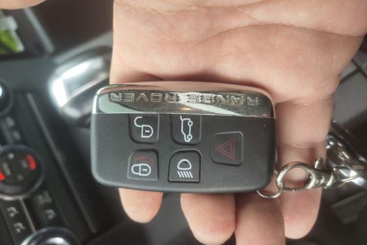 Used Land Rover Discovery 2012 5.0 V8 HSE Vehicle Key