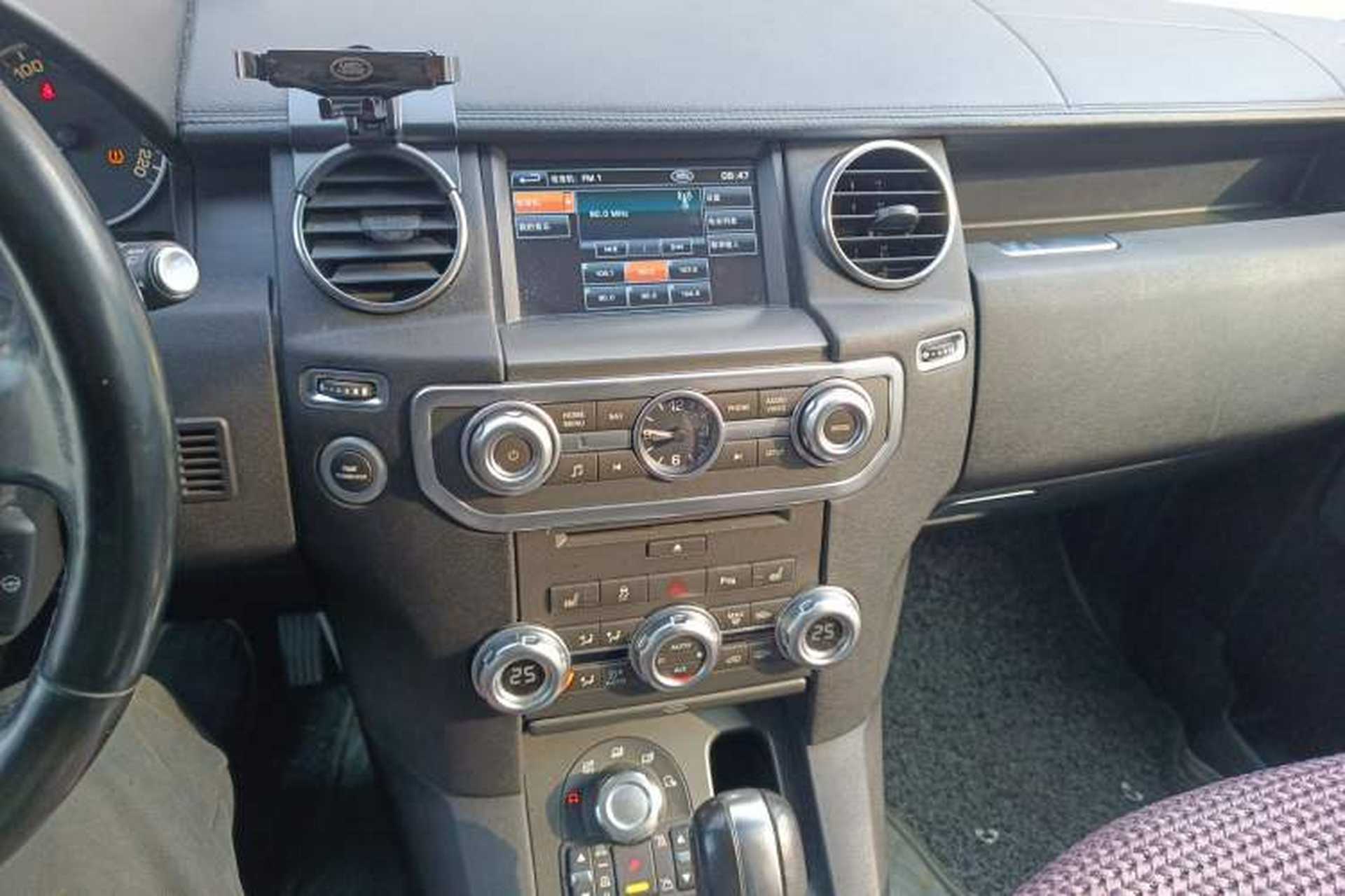 Used Land Rover Discovery 2012 5.0 V8 HSE Audio And AC Panel