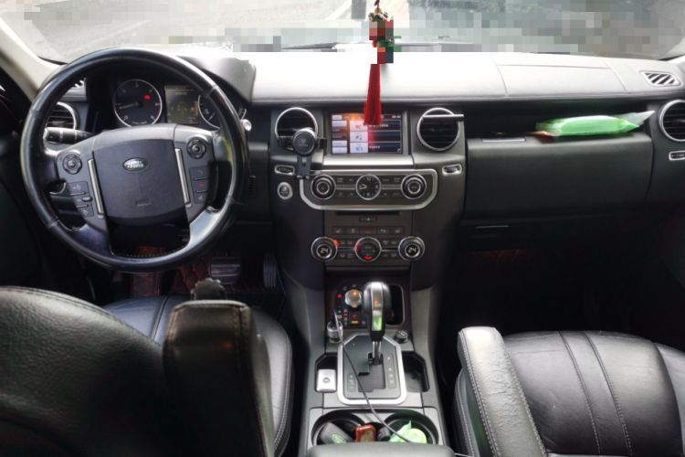 Used Land Rover Discovery 2012 3.0 SDV6 HSE Diesel Version Center Console