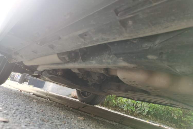 Used Land Rover Discovery 2012 3.0 SDV6 HSE Diesel Version Chassis Rear Left