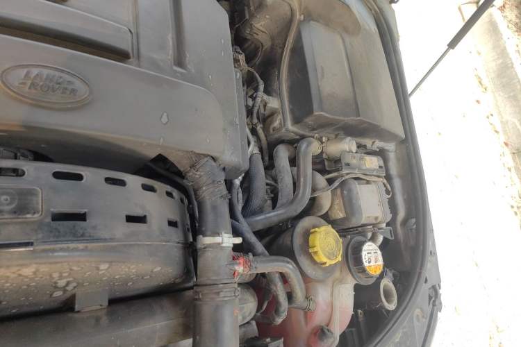 Used Land Rover Discovery 2012 3.0 SDV6 HSE Diesel Version Engine Bay Left