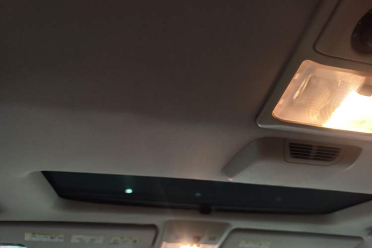 Used Land Rover Discovery 2012 3.0 SDV6 HSE Diesel Version Headliner