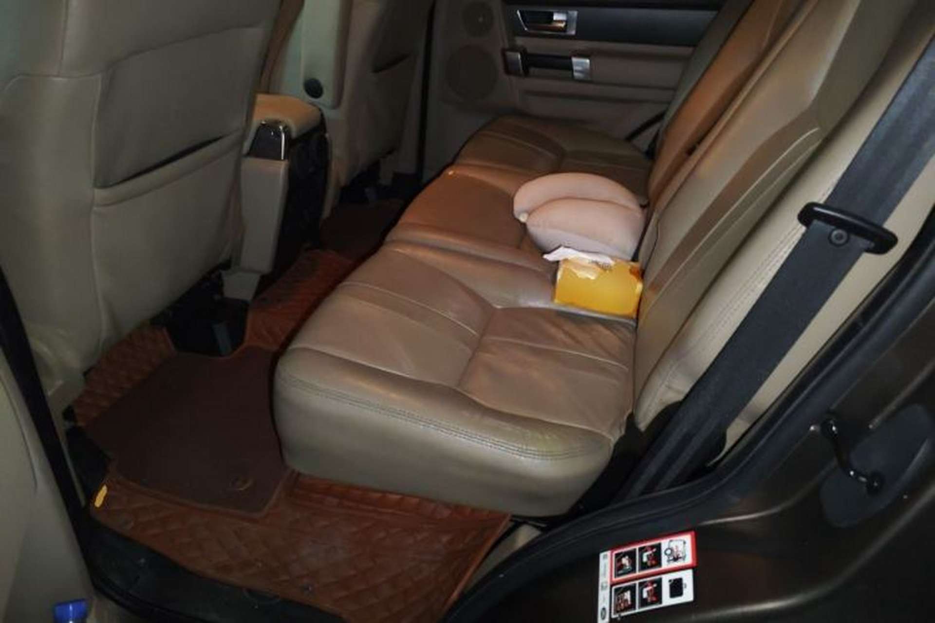 Used Land Rover Discovery 2012 3.0 SDV6 HSE Diesel Version Left Rear Seat
