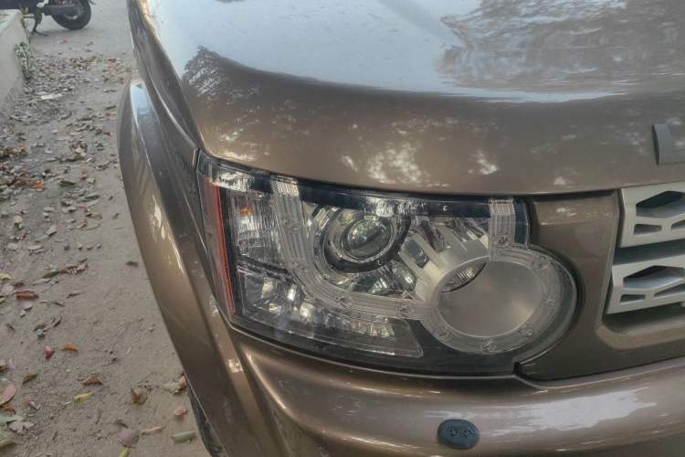 Used Land Rover Discovery 2012 3.0 SDV6 HSE Diesel Version Right Front Headlight