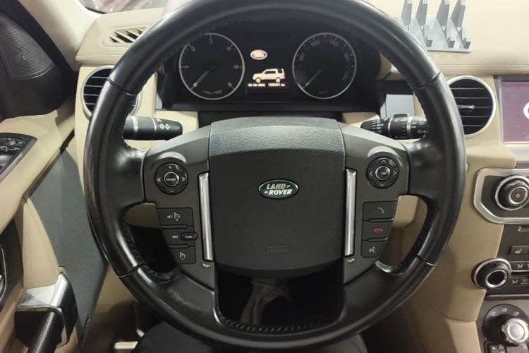 Used Land Rover Discovery 2012 3.0 SDV6 HSE Diesel Version Steering Wheel