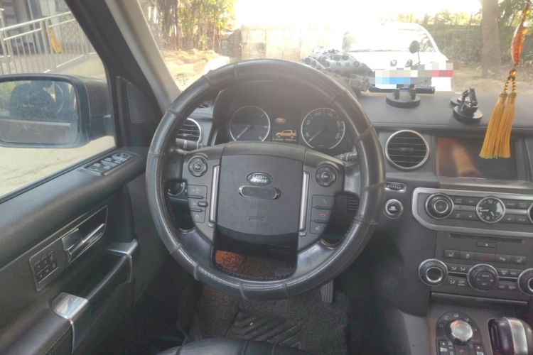 Used Land Rover Discovery 2012 3.0 SDV6 HSE Diesel Version Steering Wheel