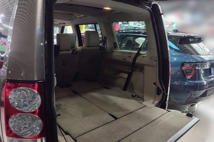 Used Land Rover Discovery 2012 3.0 SDV6 HSE Diesel Version Trunk