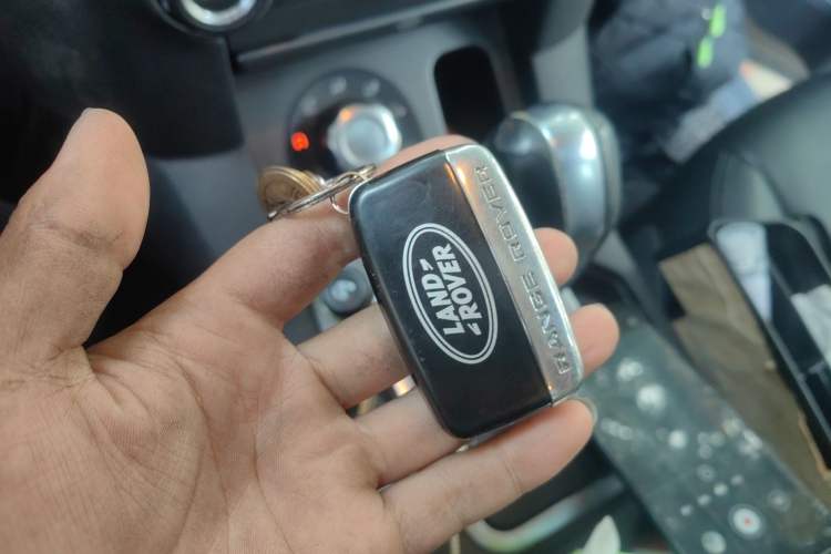 Used Land Rover Discovery 2012 3.0 SDV6 HSE Diesel Version Vehicle Key