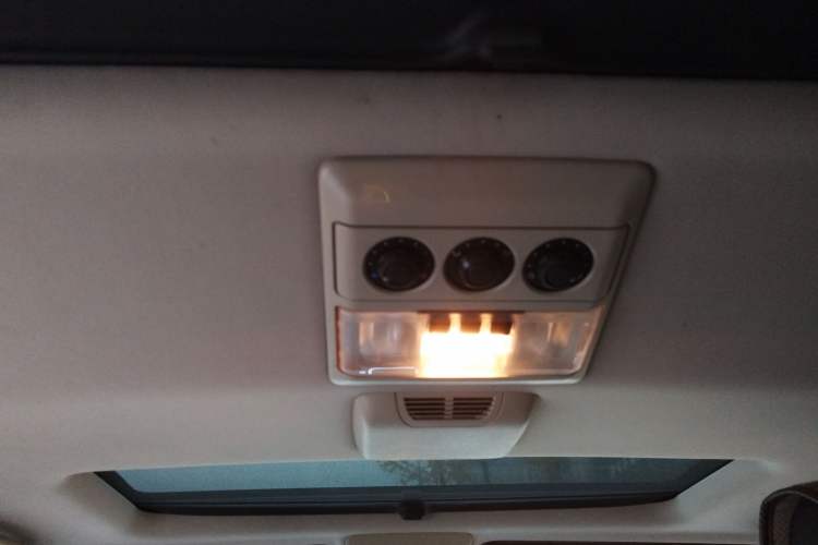 Used Land Rover Discovery 2012 3.0 SDV6 HSE Diesel Version Headliner