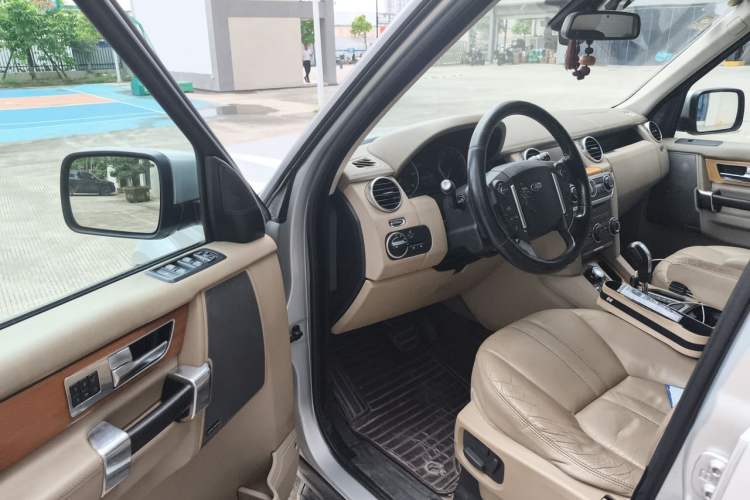 Used Land Rover Discovery 2012 3.0 SDV6 HSE Diesel Version Driver Seat