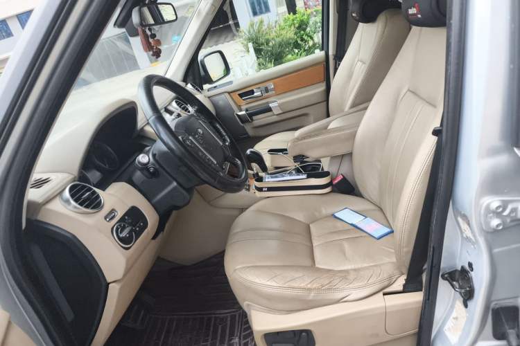 Used Land Rover Discovery 2012 3.0 SDV6 HSE Diesel Version Left Front Seat
