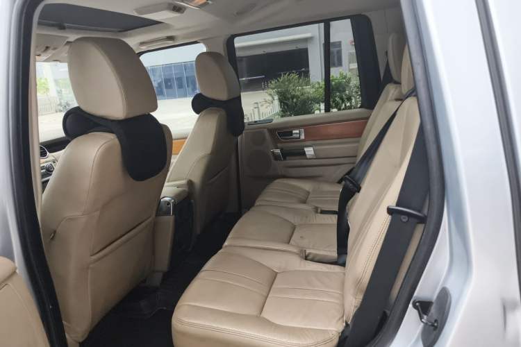 Used Land Rover Discovery 2012 3.0 SDV6 HSE Diesel Version Left Rear Seat