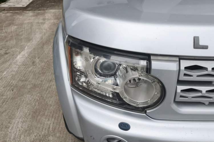 Used Land Rover Discovery 2012 3.0 SDV6 HSE Diesel Version Right Front Headlight