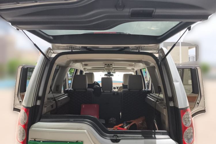Used Land Rover Discovery 2012 3.0 SDV6 HSE Diesel Version Trunk