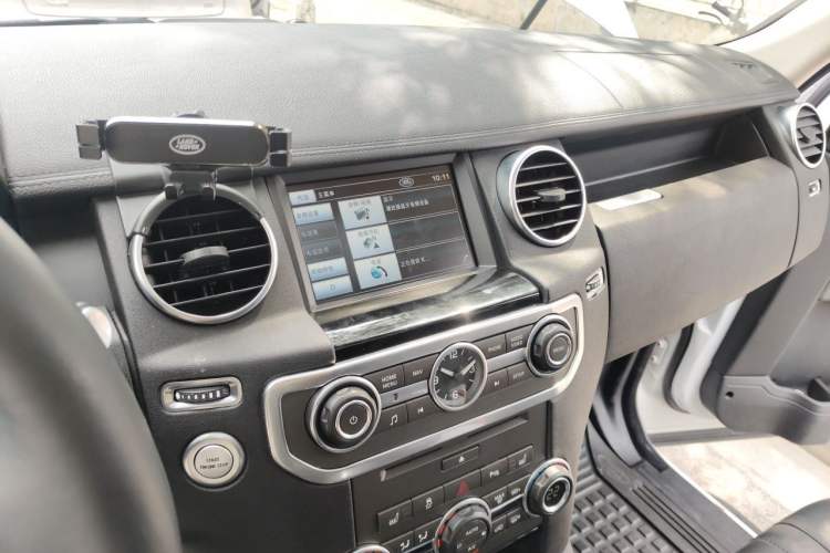 Used Land Rover Discovery 2012 5.0 V8 HSE Audio And AC Panel