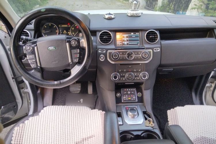 Used Land Rover Discovery 2012 3.0 SDV6 HSE Diesel Version Center Console