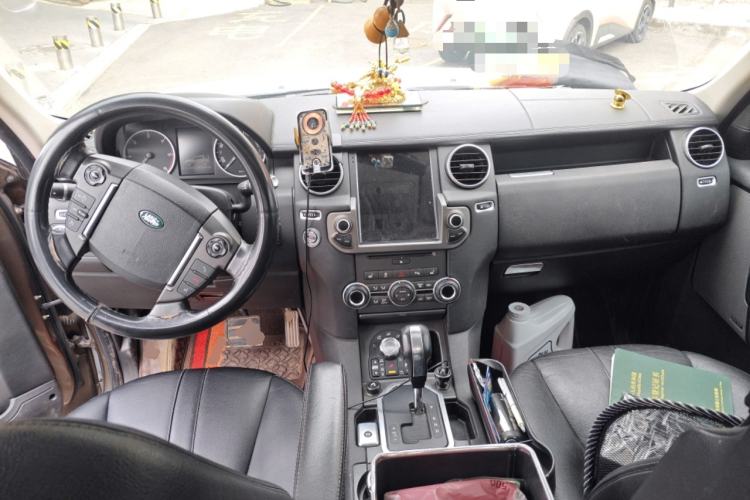 Used Land Rover Discovery 2012 3.0 SDV6 HSE Diesel Version Center Console