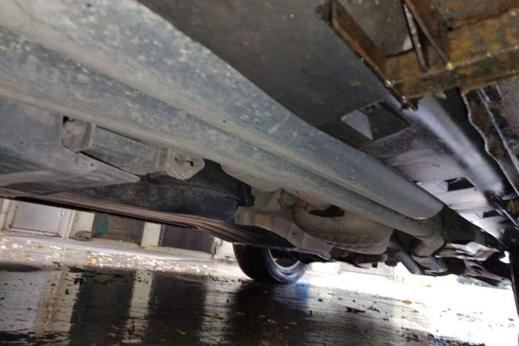 Used Land Rover Discovery 2012 3.0 SDV6 HSE Diesel Version Chassis Front Left