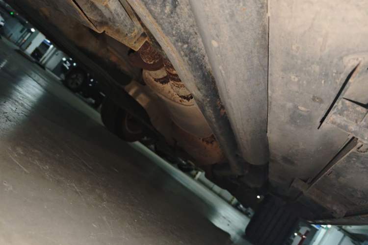 Used Land Rover Discovery 2012 5.0 V8 SE Chassis Front Left