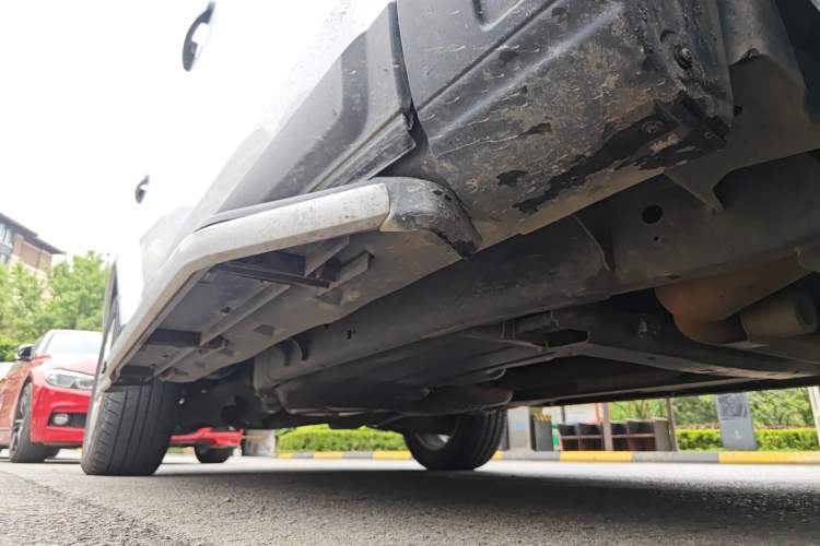 Used Land Rover Discovery 2012 5.0 V8 SE Chassis Front Right