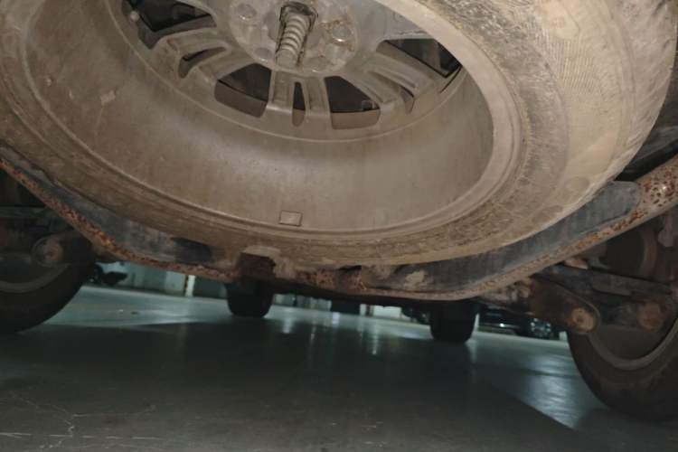 Used Land Rover Discovery 2012 5.0 V8 SE Chassis Rear