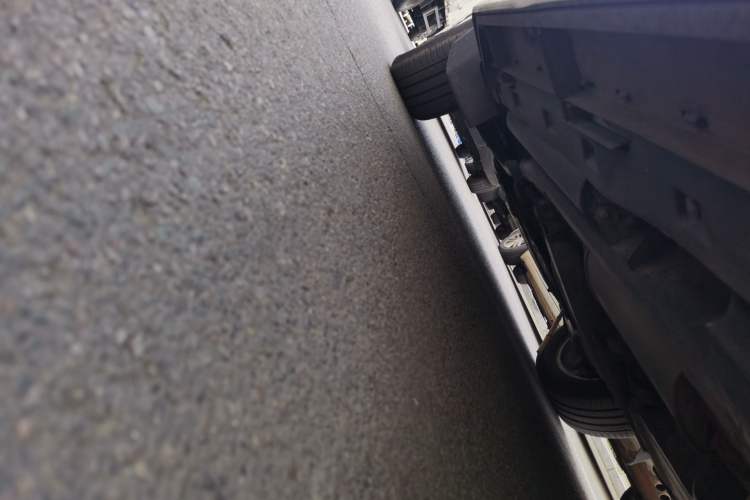 Used Land Rover Discovery 2012 5.0 V8 HSE Chassis Rear Left