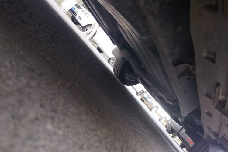 Used Land Rover Discovery 2012 5.0 V8 HSE Chassis Rear Right