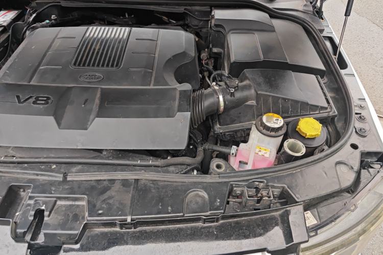 Used Land Rover Discovery 2012 5.0 V8 SE Engine Bay Left