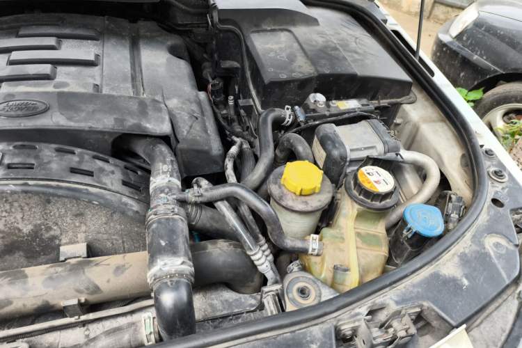 Used Land Rover Discovery  Engine Bay Left