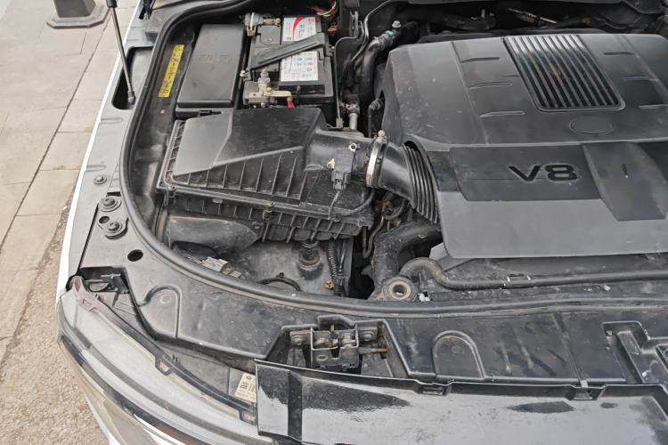 Used Land Rover Discovery 2012 5.0 V8 SE Engine Bay Right